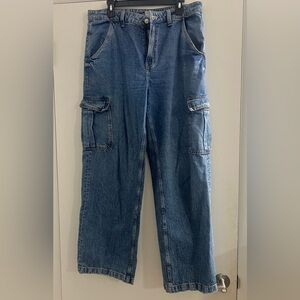 H&M Relaxed Fit  women’s Denim Cargo Jeans